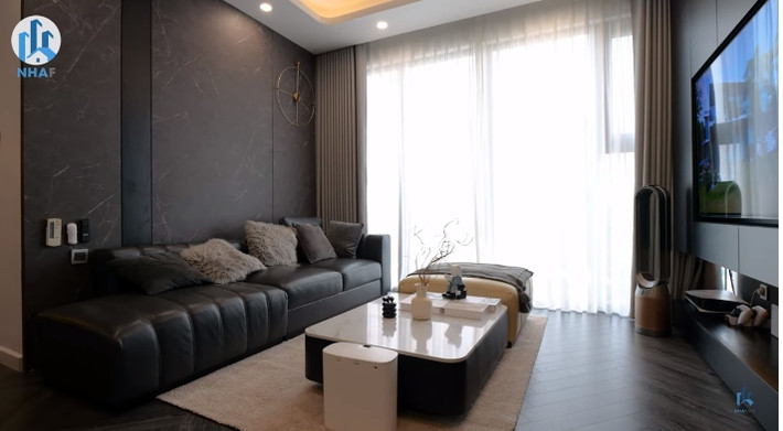 Trong nhà còn sử dụng công nghệ smart home, điều khiển điện bằng ứng dụng.