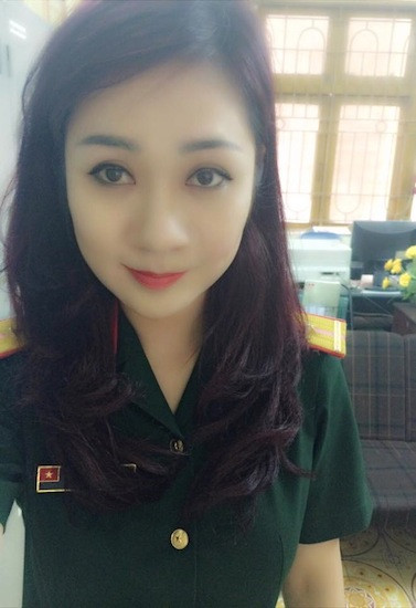 Sau đám cưới, gia thế cùng những hình ảnh, nhan sắc vợ mới cưới của Tự Long đang tạo nên cơn sốt được tìm kiếm nhiều trên các trang mạng xã hội.
