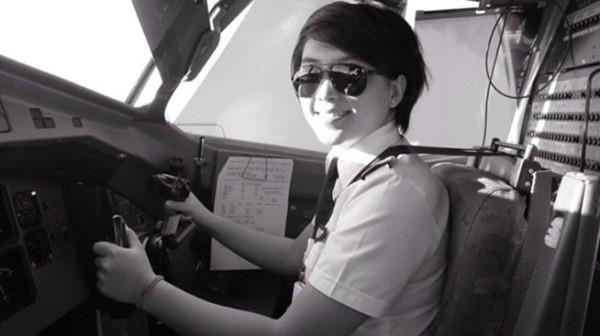 Nữ cơ phó Nguyễn Kim Châu sinh năm 1989, là người trẻ nhất trong khoảng 1.000 phi công của Vietnam Airlines (Tổng công ty Hàng không Việt Nam). Châu sinh ra trong một gia đình không liên quan đến ngành hàng không, nhà có ba chị em gái. Cô cao 1m65. Cân nặng 55 kg, sở hữu một khuôn mặt tươi tắn, ưa nhìn, vóc dáng cao ráo khỏe mạnh, trông rất nhanh nhẹn. Nói về cơ duyên đến với nghề phi công, Châu cho biết đã bỏ ngang kế hoạch đi du học sau khi đọc qua một mẩu tin Vietnam Airlines tuyển phi công.