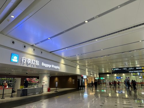Rất nhiều cửa hàng phục vụ du khách.