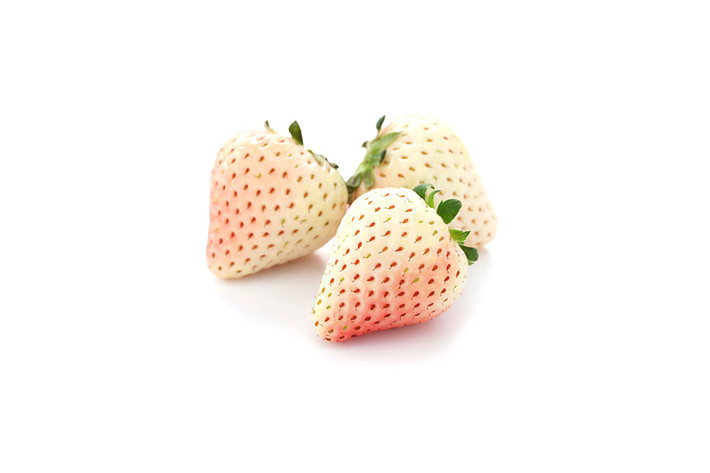Nhờ vậy, mùi của trái dâu còn thơm hơn cả nước hoa. Ảnh: Smartfruits