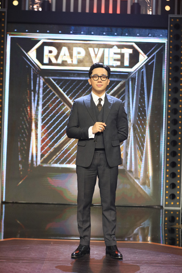 Từ khi gia nhập làng giải trí, Trấn Thành có thể đảm nhiệm nhiều vai trò khác nhau như MC, diễn viên hài, ca hát... Nhờ đó, sau nhiều năm hoạt động, Trấn Thành tích luỹ được khối tài sản đáng ngưỡng mộ. Ảnh: Tư liệu chương trình