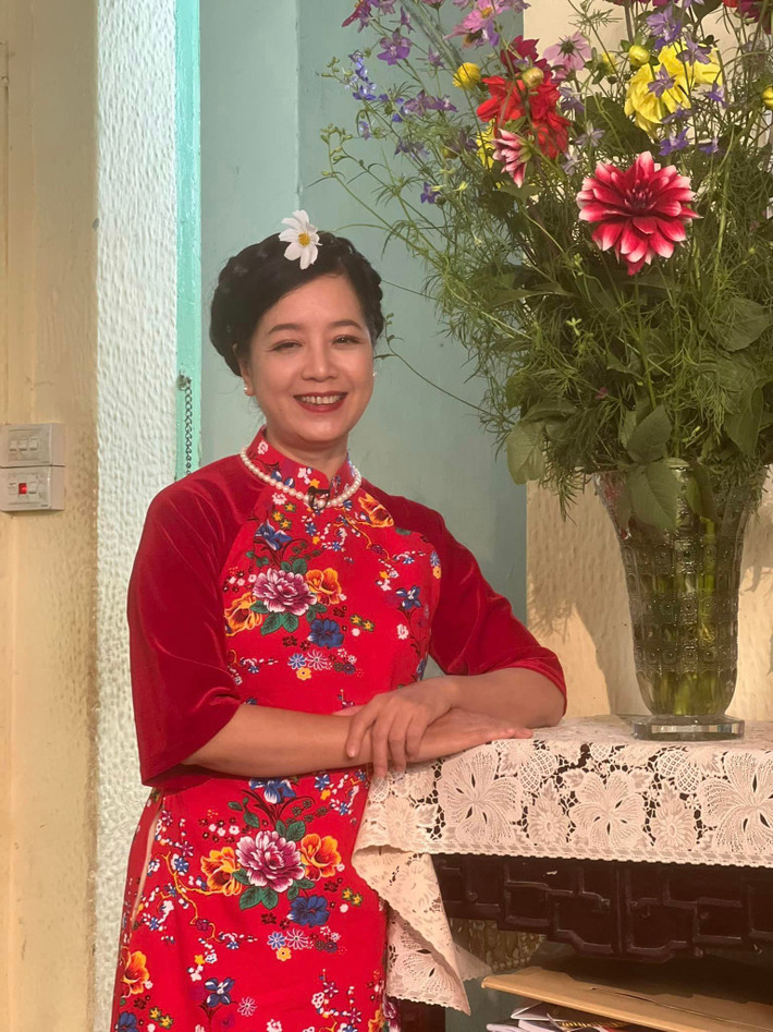 NSƯT Chiều Xuân nổi tiếng là người đẹp không tuổi của làng giải trí miền Bắc. Hiện tại, vợ chồng nữ nghệ sĩ sống trong căn biệt thự cổ ở Ba Đình (Hà Nội).