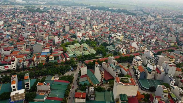 Làng Ninh Hiệp (xã Ninh Hiệp, Gia Lâm, Hà Nội) xưa là làng Nhành, tổng Nành thuộc xứ Đông Ngàn, Kinh Bắc. Nơi đây nổi tiếng với chợ vải Ninh Hiệp được mệnh danh là "con đường tơ lụa" của Việt Nam. Ảnh: Pháp luật & bạn đọc