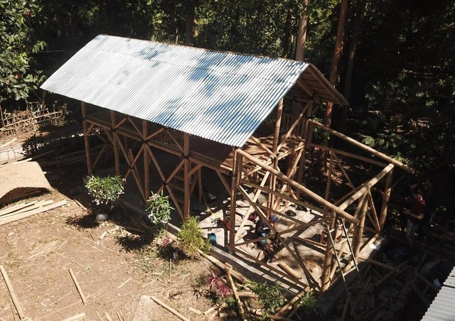 Tại Lombok (Indonesia), công ty kiến trúc Ramboll đã làm việc với chính quyền địa phương để xây dựng những ngôi nhà chống động đất với vật liệu chủ yếu bằng tre. Ảnh: Dezeen