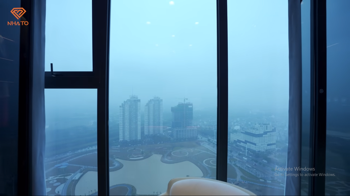 Đặc biệt, view căn hộ vô cùng đẹp mắt khi gia chủ có thể ngắm toàn bộ đường đua F1 từ trên cao.