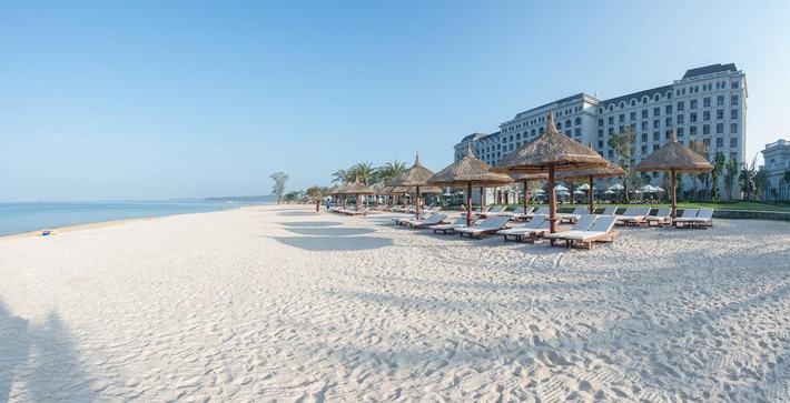 Các phòng tại Vinpearl Resort & Golf Phú Quốc có nhiều mức giá khác nhau, dao động từ 3 - 20 triệu đồng/đêm, tùy thuộc loại phòng. Ảnh: Booking.