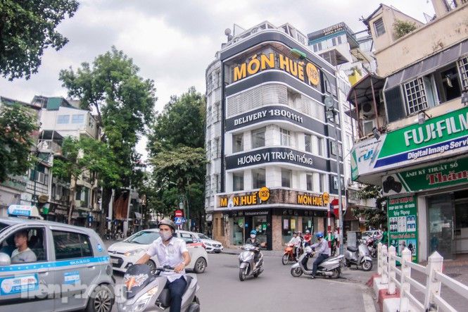 Cửa hàng cao đến 5 tầng tại vị trí "vàng" trên phố Tràng Thi.