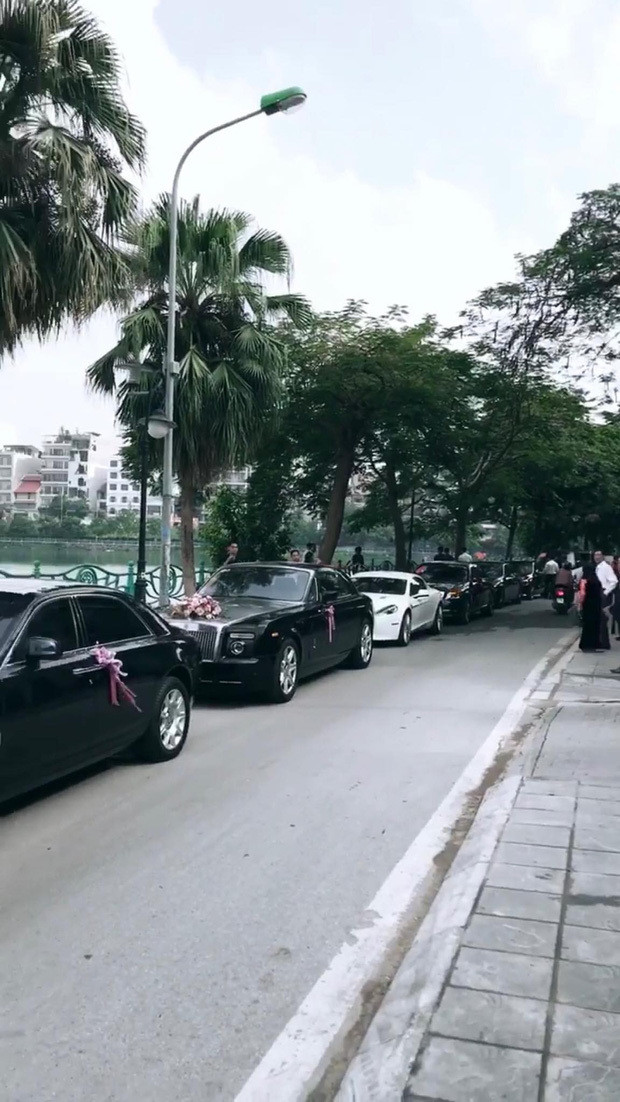 Ngày 6/10, rich kid Giang Lê chính thức về chung một nhà với chàng hot boy Bá Nam. Đáng chú ý, đám cưới của Giang Lê hoành tráng không kém bất cứ rich kid nào với dàn rước dâu bằng siêu xe. Ảnh: Yan.