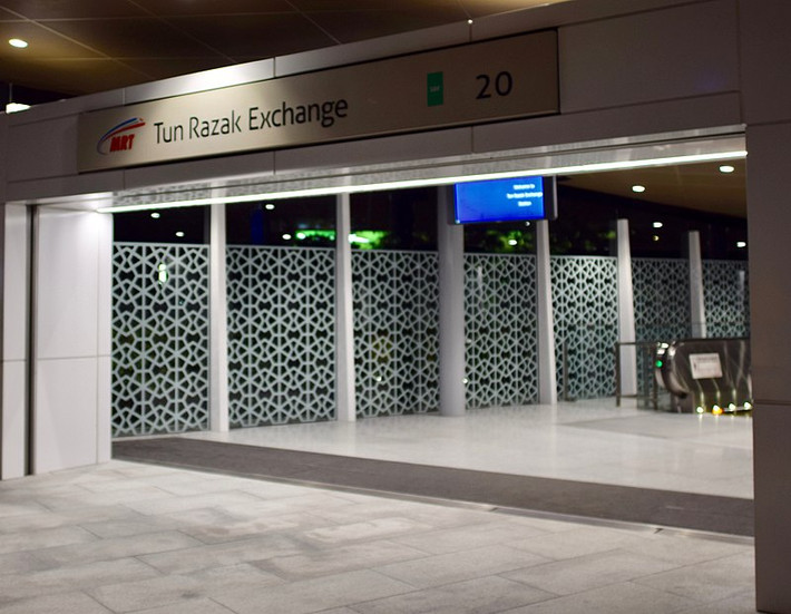 Theo các báo cáo sơ bộ, các nhà xây dựng đang hoàn thành tòa tháp Merdeka PNB 118 cao 500m ở Kuala Lumpur. Ảnh: Wiki.