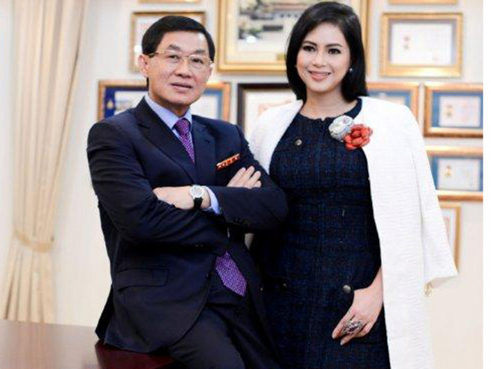 Ông Jonathan Hạnh Nguyễn là bố chồng của nữ diễn viên Tăng Thanh Hà. Mẹ chồng Hà Tăng là bà Lê Hồng Thuỷ Tiên cũng đóng vai trò Thành viên Hội đồng quản trị không điều hành tại Sasco. Ảnh: Nhadautu.