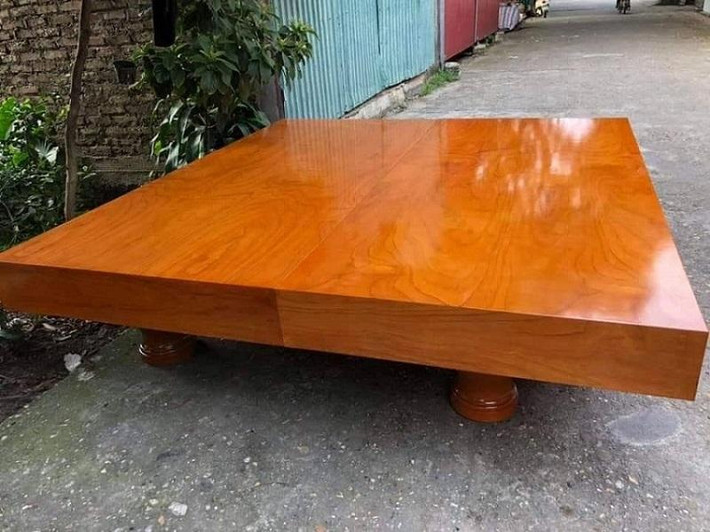 Tuy nhiên, phản không được chạm khắc tinh xảo và nhiều họa tiết cầu kỳ như sập. Ảnh: Beecost