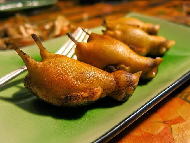 Chim họa mi nướng có làn da căng bóng màu vàng oliu, thịt ngọt đậm tự nhiên với độ béo ngậy hòa quyện.