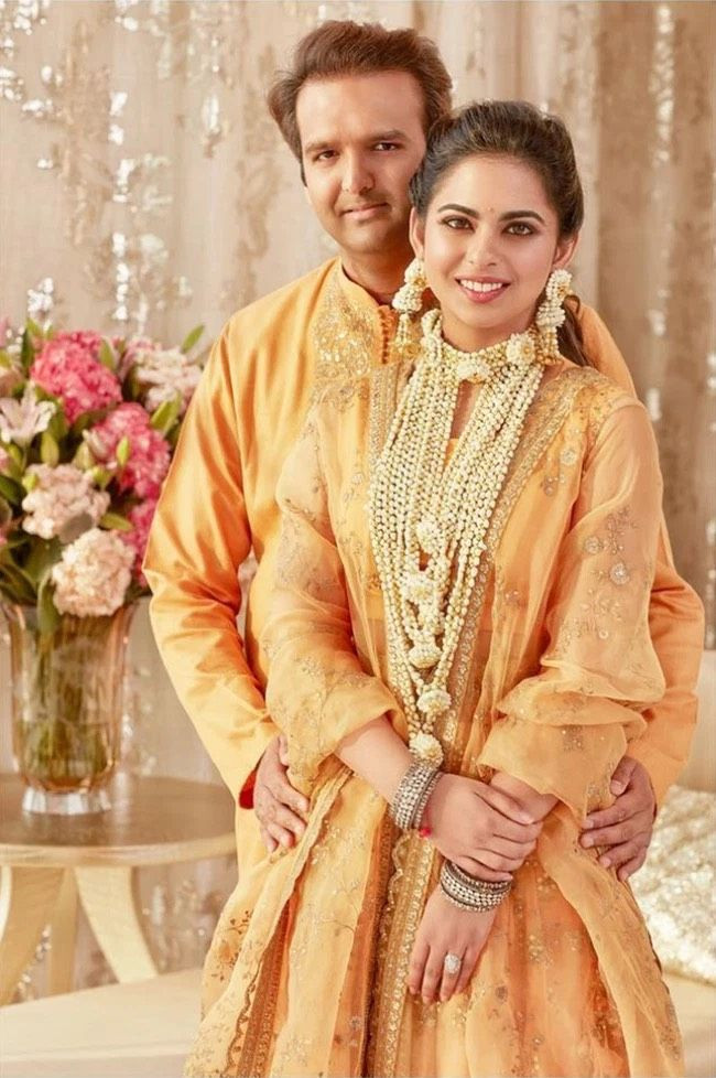 Lễ đính hôn của Isha Ambani và Anad Piramal được tổ chức tại một khách sạn sang trọng bật nhất tại Ý với hơn 600 khách mời. Ảnh: Vogue