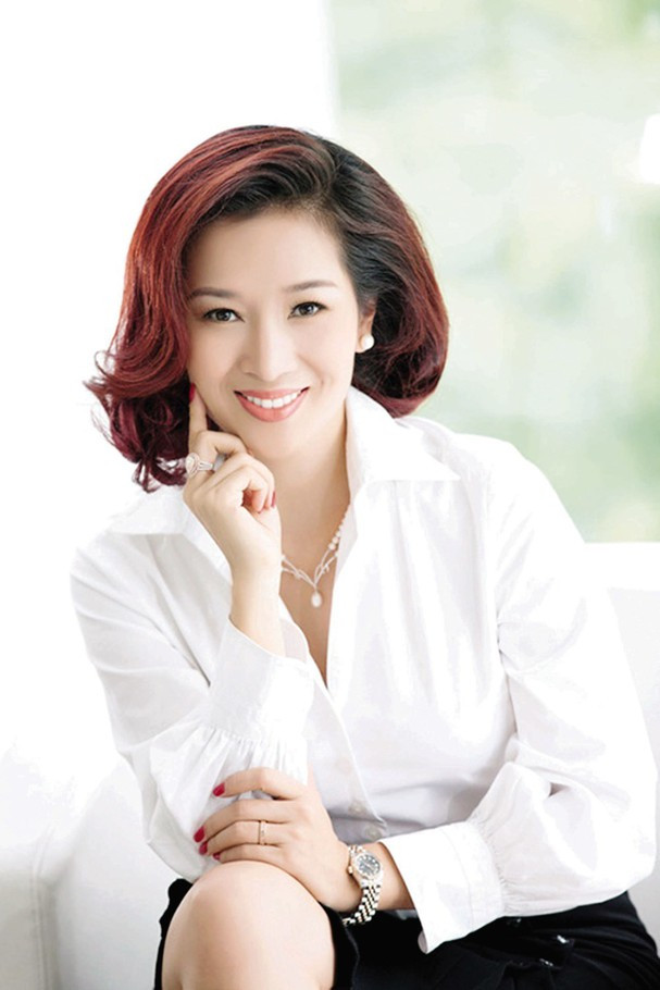 Hành động nâng đỡ đàn em của Á hậu quý bà Thu Hương được đông đảo mọi người ủng hộ và càng thêm nể phục. Thu Hương vốn không phải là người xa lạ với công chúng. Ảnh: Vietnamnet