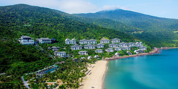Đây là 1 trong 5 khu resort, khách sạn đẳng cấp nhất tại Việt Nam. InterContinental Đà Nẵng Sun Peninsula hiện hữu tuyệt đẹp trên bãi Bắc, địa thế tựa lưng vào bán đảo Sơn Trà. Ảnh: IHG
