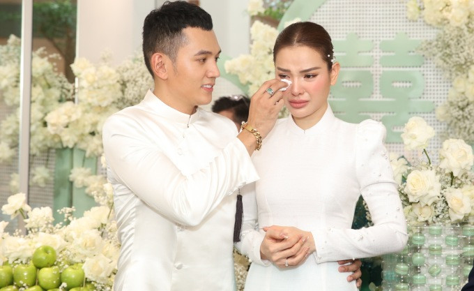Đám cưới của Phương Trinh Jolie và Lý Bình những ngày qua gây choáng bởi số tiền sính lễ lên đến gần 10 tỷ đồng. Ảnh: Maison de Bil
