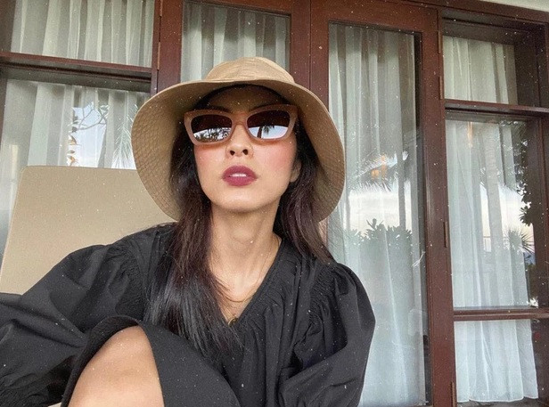 Người đẹp tự tay gây dựng một trong những chuỗi nhà hàng nổi tiếng đình đám Sài Thành. Ngoài ra, "ngọc nữ" còn là bà chủ của một thương hiệu kính mắt nổi tiếng. Ảnh: FBNV