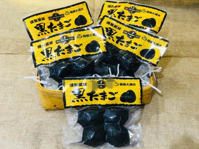 Dịp cuối năm 2020, bà nội trợ Việt "phát sốt" với trứng gà đen Nhật Bản (Kuro tamago) có giá bán 790.000 đồng/bịch gồm 4 trứng. Ảnh: Mia Fruits.