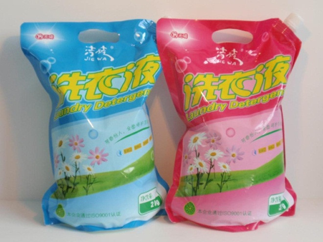 Với phần thưởng là những túi nước tẩy, có lẽ lãnh đạo công ty muốn nhân viên chú ý vấn đề vệ sinh hơn. Ảnh: Weibo