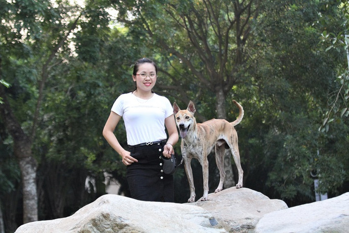 Cũng giống như Lốc, Cọp rất tình cảm và rất hay làm lũng, hơn nữa Cọp có tiếng gầm rất đặc biệt khi thị uy con vật khác, nghe như tiếng hổ gầm. Ảnh: Dân Việt.