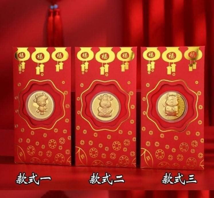 Vì vậy, bao lì xì in hình trâu mạ vàng hứa hẹn sẽ hút khách khi năm 2021 lại là năm cầm tinh con vật này. Ảnh: Facebook