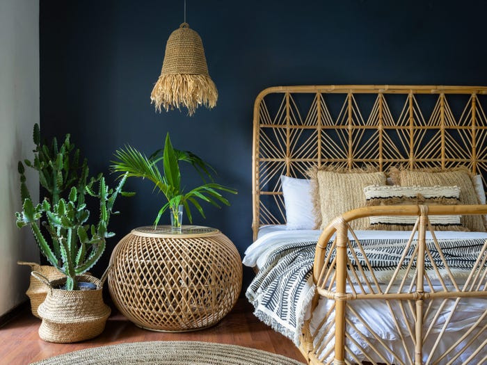 Đồ nội thất bằng mây và đan lát có thể sẽ là xu hướng phổ biến trong năm tới. Loại nội thất này nhẹ và có thể hoạt động trong nhà và ngoài trời.