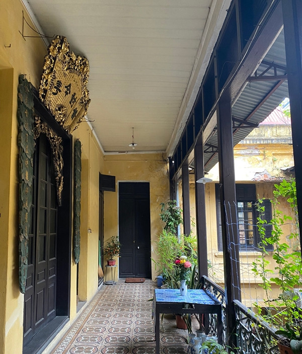 Sau đó, ngôi nhà thuộc quyền sở hữu của bà Trương Thị Mô, con gái thứ 2 của vợ chồng cụ Trương Trọng Vọng. Khi cụ Mô qua đời, căn nhà được giao cho con gái là bà Lê Thanh Thủy giữ gìn cho đến nay. Ảnh: Vietnamnet