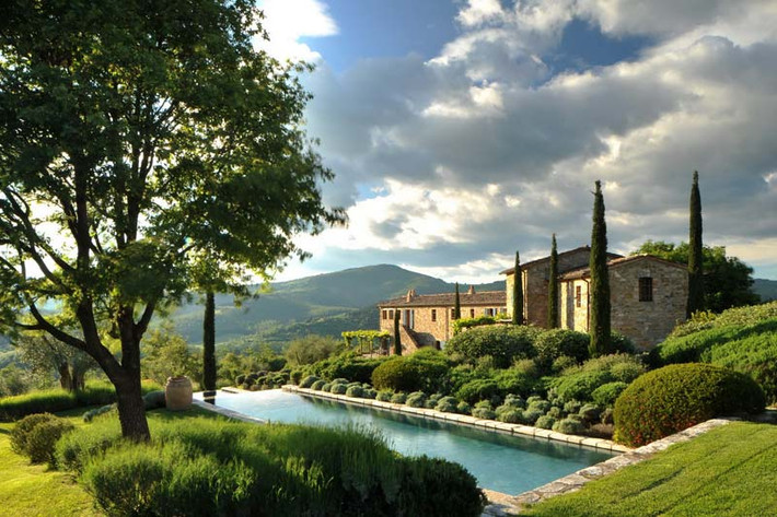 Khung cảnh yên bình, gần gũi với thiên nhiên của biệt thự cổ điển Italia. Ảnh:Dezeen.