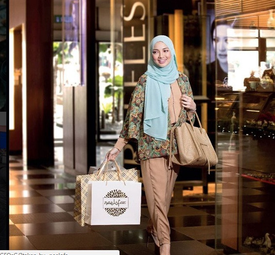 Dù xuất hiện ở đâu, Neelofa cũng lựa chọn cho mình những trang phục phù hợp nhất. Ảnh: Instagram.