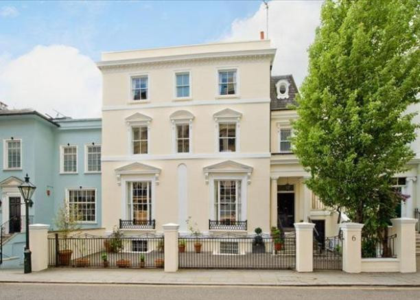 ...cho đến những căn nhà hiện đại. Ảnh: Rightmove.