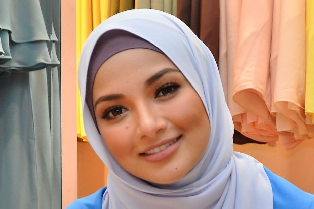 Mới đây, hãng hàng không giá rẻ Đông Nam Á Air Asia bổ nhiệm nữ doanh nhân Neelofa Noor làm giám đốc độc lập không điều hành. Ảnh: Thestar.