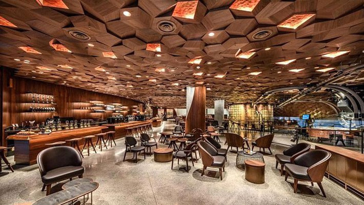 Với diện tích khoảng 2.800 m2, cửa hiệu Starbucks lớn nhất thế giới tại Thượng Hải tương đương với một nửa sân bóng đá. Ảnh: Starbucks.