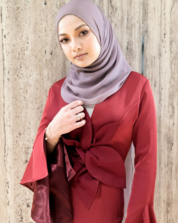 Neelofa Noor được chú ý sau khi giành chiến thắng trong một cuộc thi sắc đẹp tuổi teen. Ảnh: Pinterest.