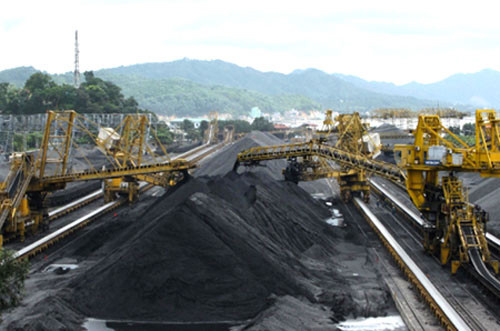 Vị trí thứ 10 thuộc về Tập đoàn Công nghiệp Than - Khoáng sản Việt Nam (Vinacomin). Đây là nhà sản xuất than lớn nhất Việt Nam với 30 mỏ than lộ thiên và 20 mỏ hầm lò với tổng công suất khai thác khoảng 47-50 triệu tấn/năm. Ảnh: EVN.