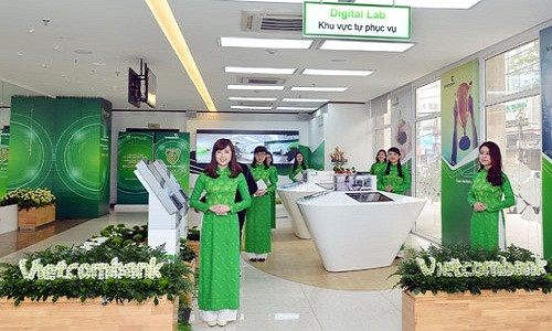 Ông Nghiêm Xuân Thành, Chủ tịch HĐQT Vietcombank cho biết kế hoạch cả năm của ngân hàng là 9.200 tỷ đồng, nhưng hết tháng 9/2017, Vietcombank đã đạt lợi nhuận trên 7.900 tỷ đồng. Ảnh: NDH.