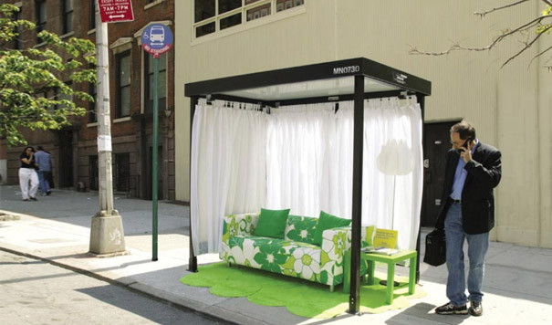 Trải nghiệm sản phẩm ngay tại bến xe bus là cách nhanh nhất để đến được với khách hàng.