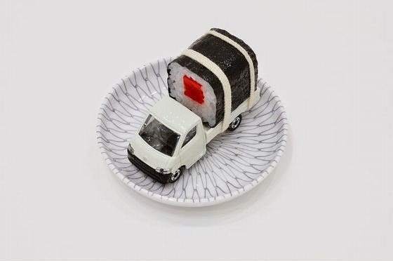 Biến miếng sushi thành thùng xe một cách đáng yêu.