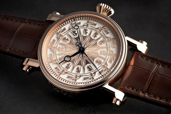 Bộ sưu tập Speake Marin Dong Son Tourbillon gồm 8 chiếc giới hạn được chế tác bởi hãng Speake Marin đồng hồ nổi tiếng Thụy Sĩ. Các chi tiết, hoa văn trên mẫu trống đồng Đông Sơn được chụp và vẽ lại. Sau đó, những mẫu họa tiết đẹp nhất được chọn để kết hợp với các phong cách khác nhau (Classic, Art Décor, Sporty, England..) cho mặt số đồng hồ.
