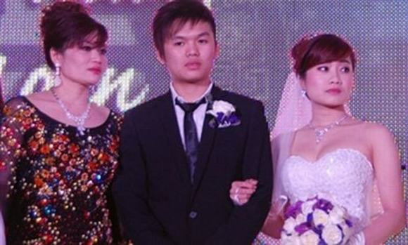Ngoài ra, nữ đại gia phố núi tặng con trai con dâu một biệt thự ở Hà Nội, trị giá gần 140 tỉ đồng.