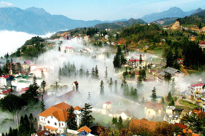 Giá tour Hà Nội - Sapa dao động từ 2,5 - 2,8 triệu đồng/người (lịch trình 3 ngày 2 đêm).