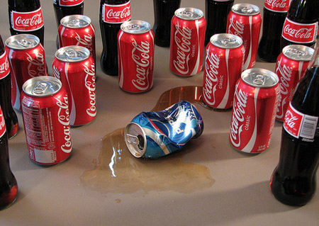 Hai hãng giải khát Coca Cola và Pepsi luôn có những "trận chiến".