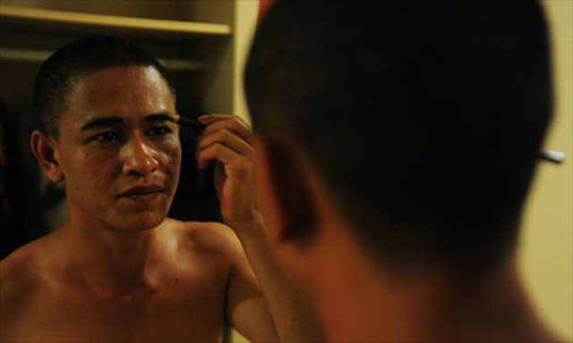 “Để cải trang giống ông Obama, bên cạnh tô đậm lông mày, tôi chỉ cần thêm một chiếc áo sơ mi, một chiếc cà vạt và một bộ véc màu đen”, Xiao cho biết.