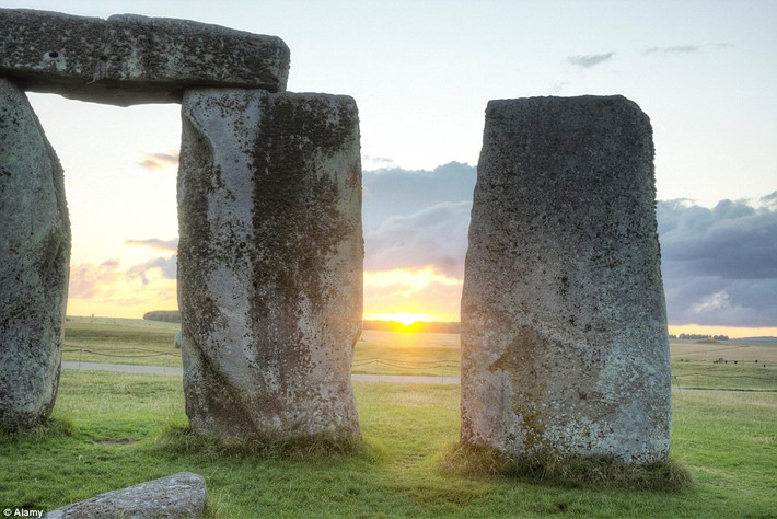 Mùa thu tại khu di tích Stonehenge ở Wiltshire.