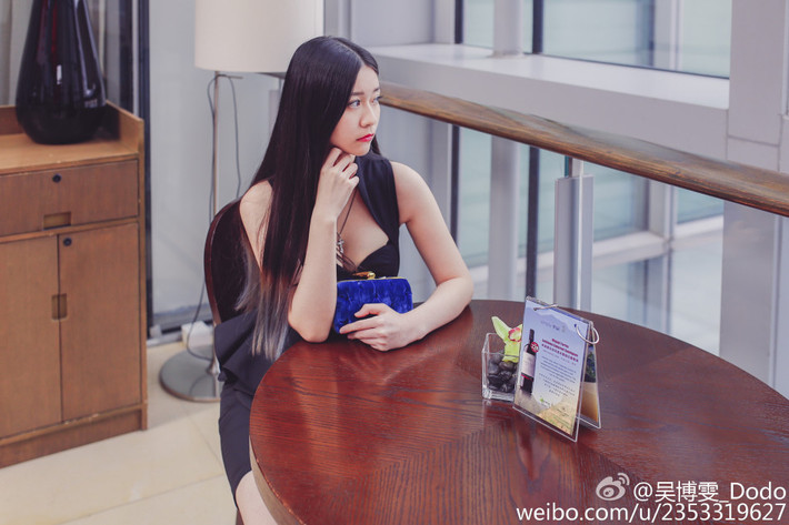 Nữ sinh gợi cảm có nickname Dodo đang gây xôn xao trong cộng đồng mạng Trung Quốc với những bức hình xinh đẹp và dễ thương.