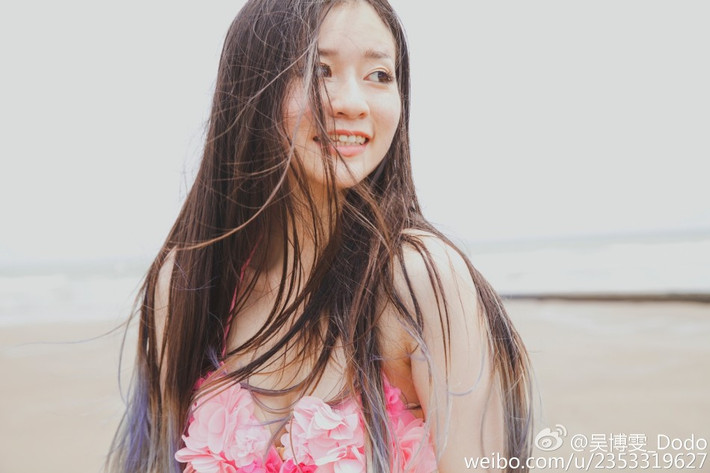 Nụ cười tươi của nữ sinh trường nghệ thuật khiến cư dân mạng phải mê mẩn.