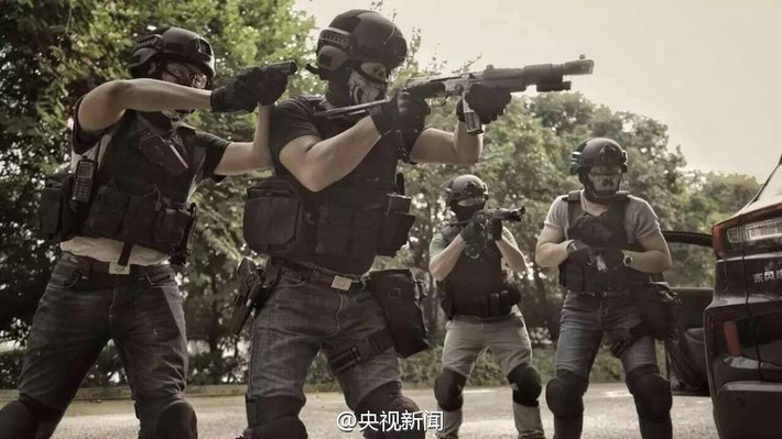Phối hợp tấn công một mục tiêu giả định.
