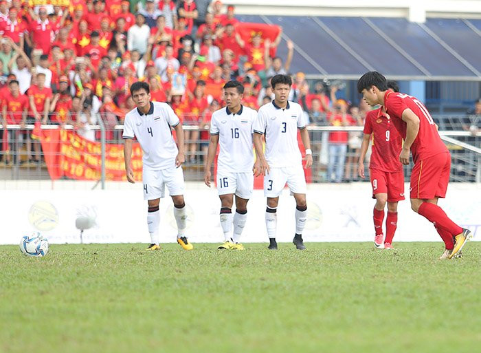 Ngày 24/8/2017, U22 Việt Nam nói lời chia tay SEA Games 29 bằng trận thua bẽ bàng trước Thái Lan với tỷ số 0-3. Một thất bại cho tới bây giờ nhiều người chưa quên và trong đó phải kể tới pha sút 11m không thành của Công Phượng.