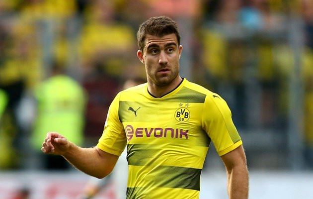 Theo Daily Mail, Arsenal sẵn sàng đặt lên bàn đàm phán 17,5 triệu bảng để có được chữ ký của Sokratis.