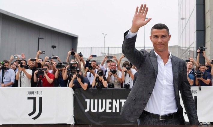Nếu sự xuất hiện của Cristiano Ronaldo gây bão ở Juventus và kéo theo nhiều con mắt đổ dồn trở lại cũng như chờ đợi Serie A mùa giải tới đây thì sức hút Real Madrid giảm đi.